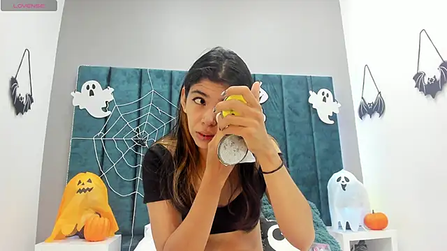 Snapshot of Girl_Cherry chatting on October 15, 11:32 am Girl Cherry online show from October 15, 11:32 am