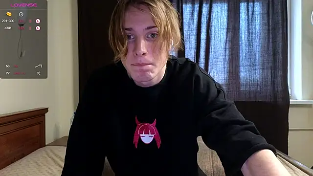 Snapshot of Cryptikov chatting on December 6, 10:05 am Cryptikov online show from December 6, 10:05 am