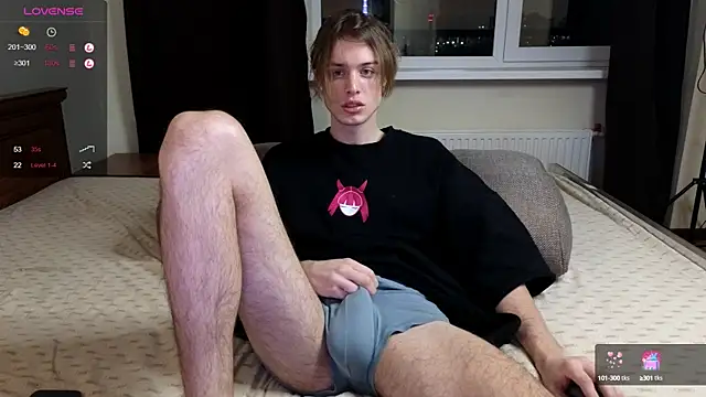 Snapshot of Cryptikov chatting on December 6, 8:29 pm Cryptikov online show from December 6, 8:29 pm