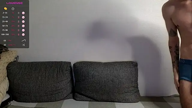 Snapshot of Cryptikov chatting on December 18, 1:45 pm Cryptikov online show from December 18, 1:45 pm