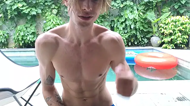 Snapshot of Cryptikov chatting on February 15, 3:42 am Cryptikov online show from February 15, 3:42 am