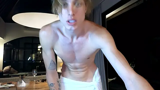 Snapshot of Cryptikov chatting on February 17, 11:23 am Cryptikov online show from February 17, 11:23 am