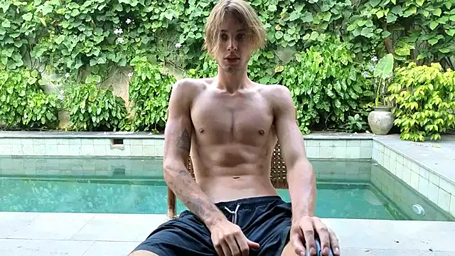 Snapshot of Cryptikov chatting on March 6, 11:31 pm Cryptikov online show from March 6, 11:31 pm