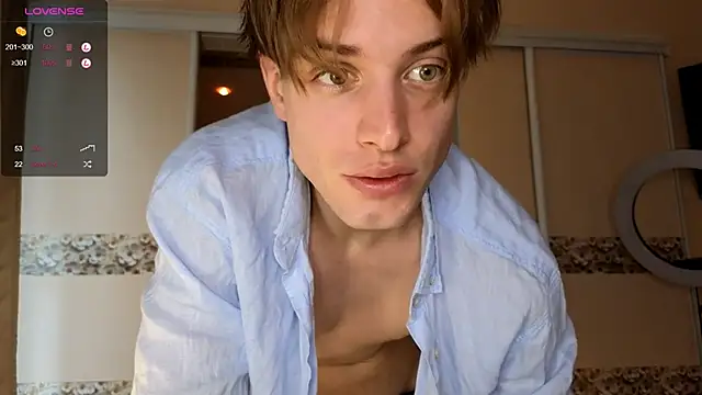 Snapshot of Cryptikov chatting on September 17, 8:49 am Cryptikov online show from September 17, 8:49 am