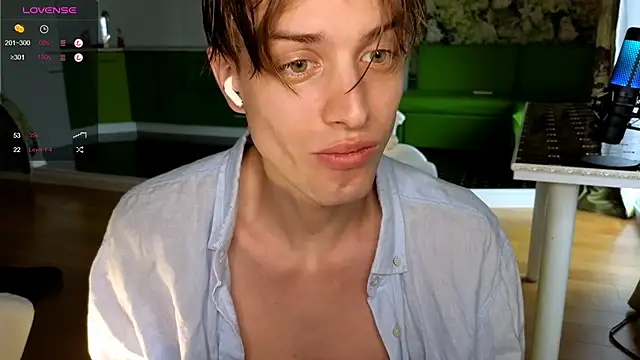 Snapshot of Cryptikov chatting on September 20, 12:50 pm Cryptikov online show from September 20, 12:50 pm