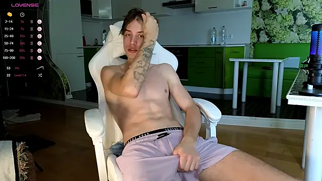 Snapshot of Cryptikov chatting on September 27, 6:29 am Cryptikov online show from September 27, 6:29 am