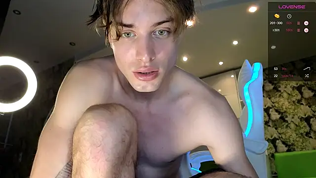 Snapshot of Cryptikov chatting on October 16, 1:23 pm Cryptikov online show from October 16, 1:23 pm