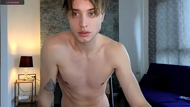 Snapshot of Cryptikov chatting on November 12, 5:08 am Cryptikov online show from November 12, 5:08 am