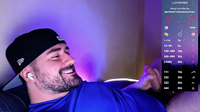 Snapshot of DominantTheo chatting on December 27, 6:24 am DominantTheo online show from December 27, 6:24 am