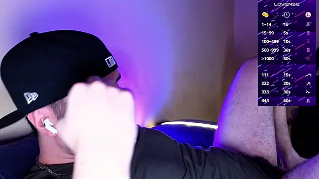 Snapshot of DominantTheo chatting on January 5, 3:11 am DominantTheo online show from January 5, 3:11 am