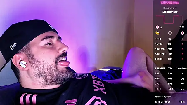 Snapshot of DominantTheo chatting on March 17, 5:34 am DominantTheo online show from March 17, 5:34 am