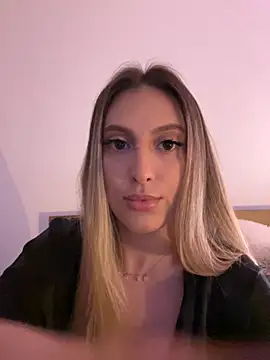 Snapshot of Eva_Ryen chatting on October 13, 4:07 pm Eva Ryen online show from October 13, 4:07 pm