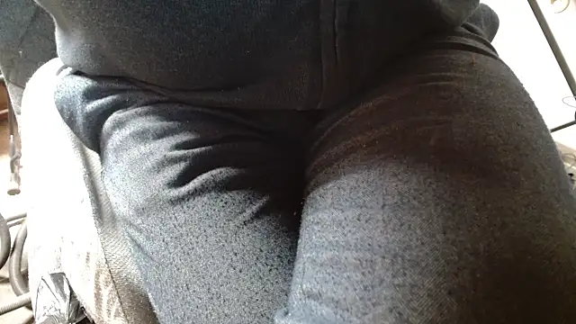 Snapshot of blow2gold chatting on March 20, 8:53 am blow2gold online show from March 20, 8:53 am