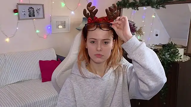 doll lesli online show from December 26, 3:20 pm