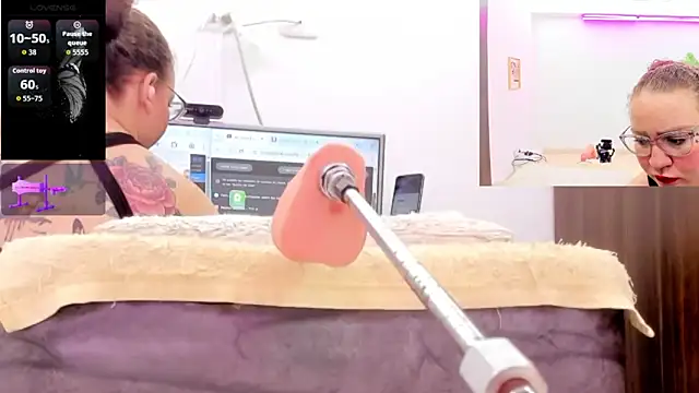 Paulina Davis  online show from February 28, 12:00 am