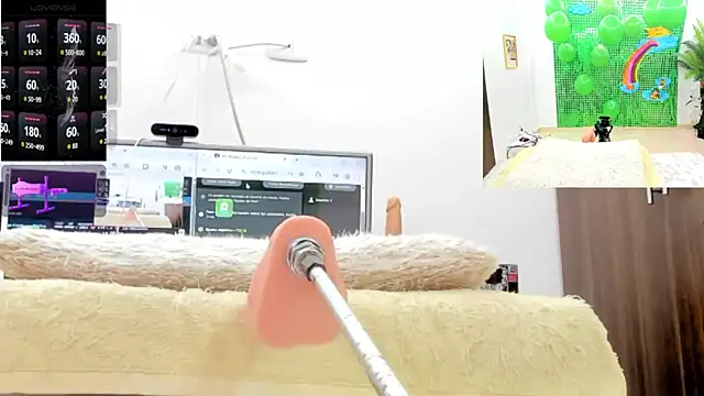 Paulina Davis  online show from March 18, 12:03 am