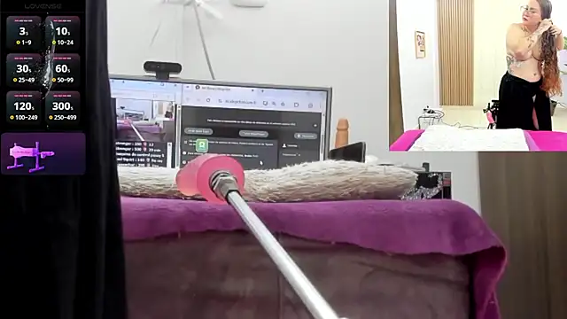 Paulina Davis  online show from June 3, 12:46 am