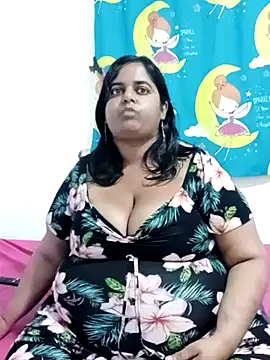 SusanaEshwar online show from April 20, 9:05 pm