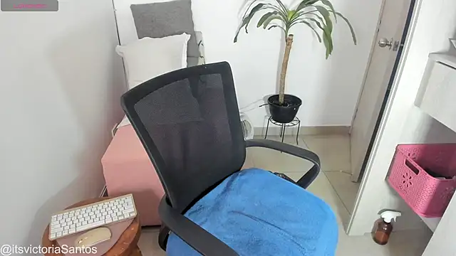 Victoriasant online show from October 19, 3:18 am