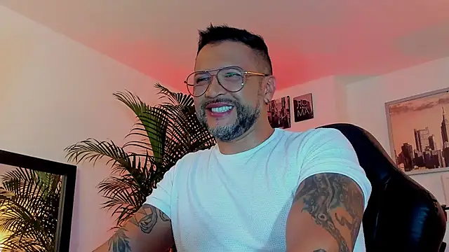 MrFrank tattoo online show from December 2, 12:52 am