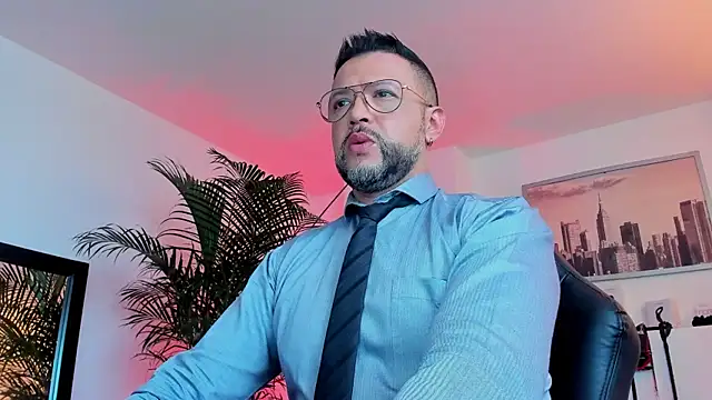 MrFrank tattoo online show from December 3, 11:33 am