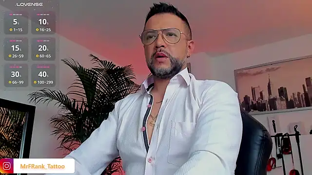 MrFrank tattoo online show from December 5, 12:22 pm