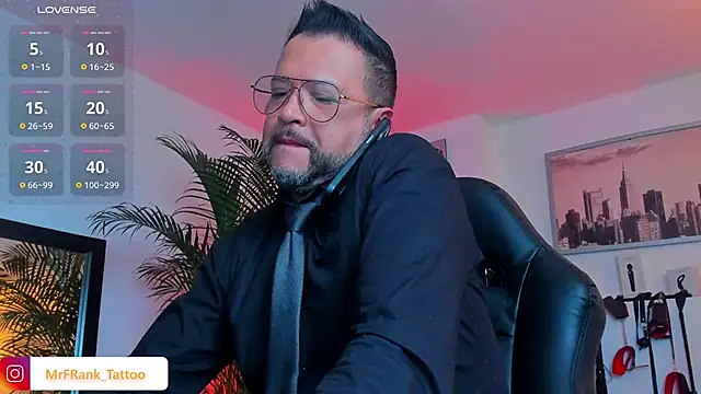 MrFrank tattoo online show from December 13, 12:06 pm