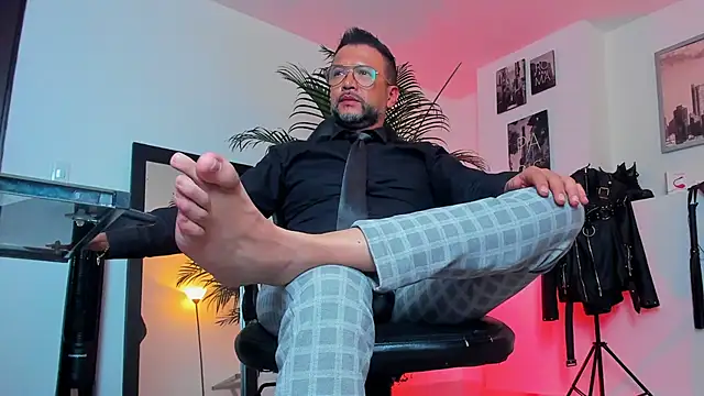 MrFrank tattoo online show from December 13, 3:11 pm