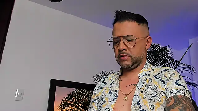 MrFrank tattoo online show from January 15, 3:39 pm