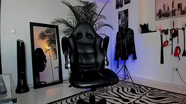 MrFrank tattoo online show from January 20, 3:39 pm