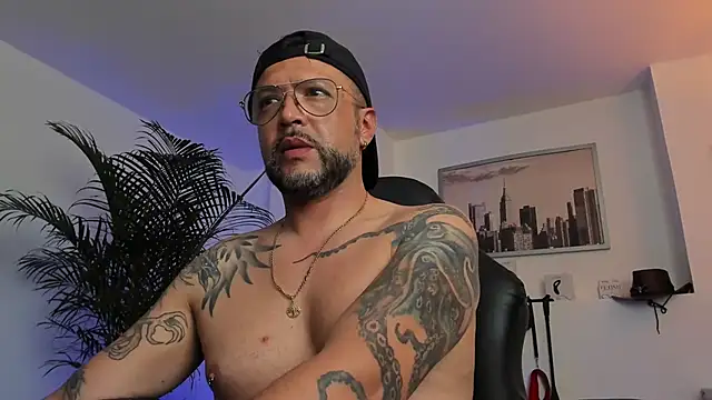 MrFrank tattoo online show from January 29, 10:11 pm