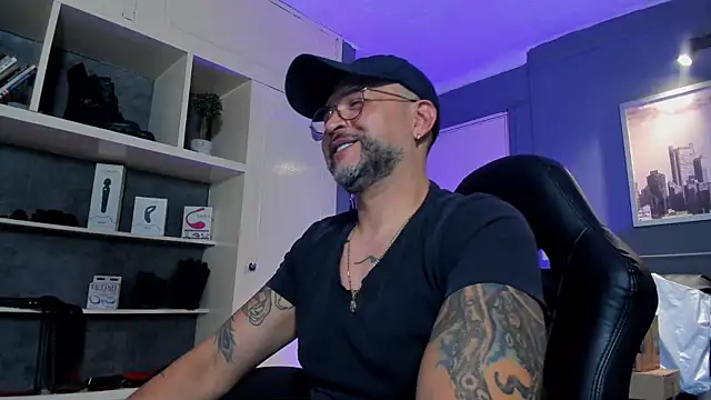 MrFrank tattoo online show from September 11, 1:06 am