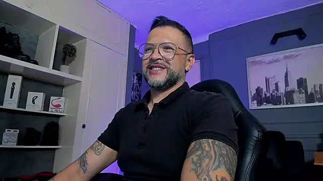 MrFrank tattoo online show from October 2, 10:17 pm