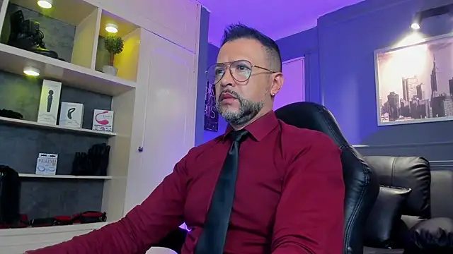 Snapshot of MrFrank_tattoo chatting on December 17, 11:38 am MrFrank tattoo online show from December 17, 11:38 am