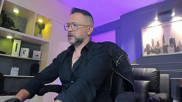 Snapshot of MrFrank_tattoo chatting on December 20, 11:28 am MrFrank tattoo online show from December 20, 11:28 am