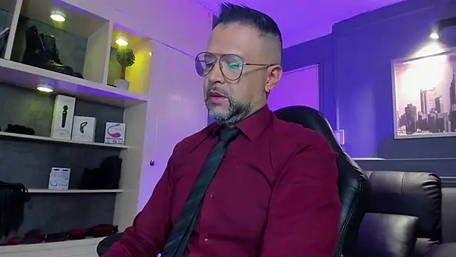 Snapshot of MrFrank_tattoo chatting on January 6, 11:36 am MrFrank tattoo online show from January 6, 11:36 am