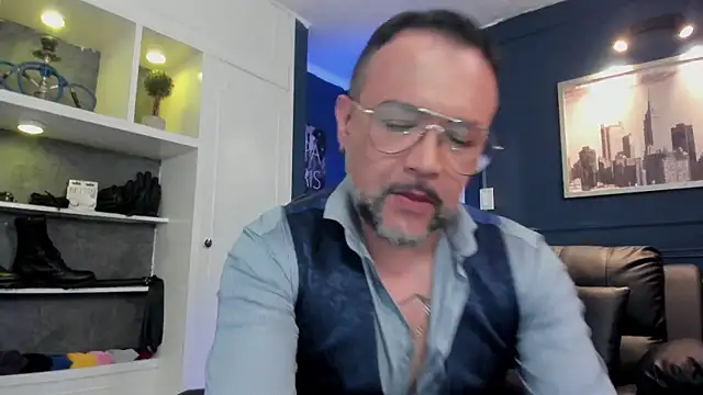 Snapshot of MrFrank_tattoo chatting on July 7, 2:21 pm MrFrank tattoo online show from July 7, 2:21 pm