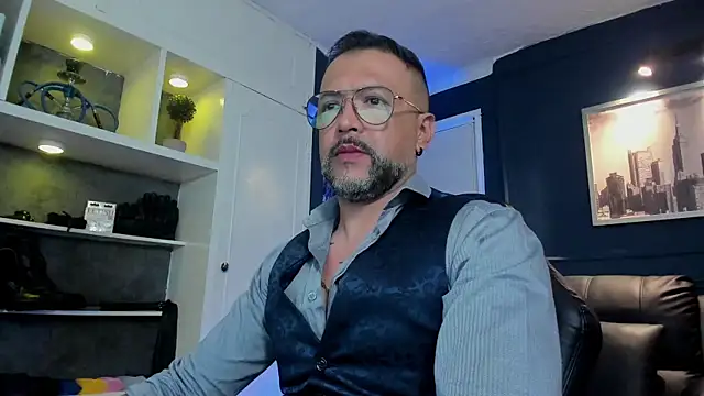 Snapshot of MrFrank_tattoo chatting on July 14, 6:02 pm MrFrank tattoo online show from July 14, 6:02 pm