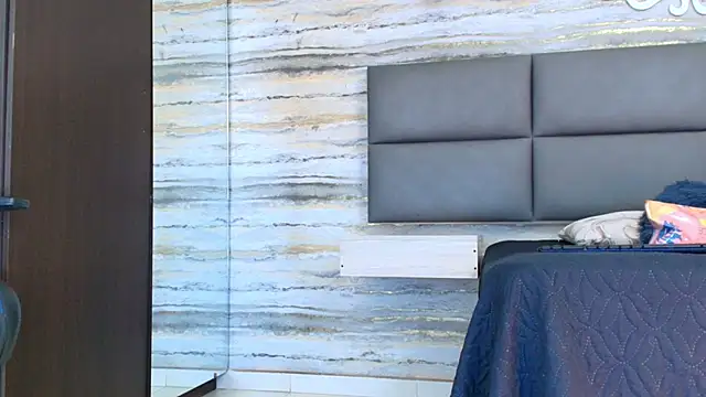 oliver  brown online show from January 17, 11:52 pm