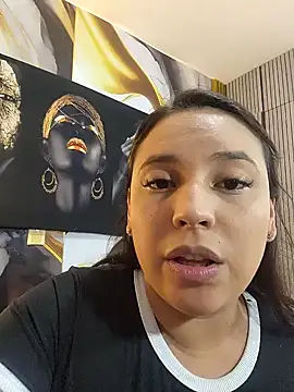 Snapshot of LizzRouse chatting on June 19, 9:07 pm LizzRouse online show from June 19, 9:07 pm