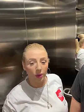 Strongqueen online show from January 9, 5:22 pm