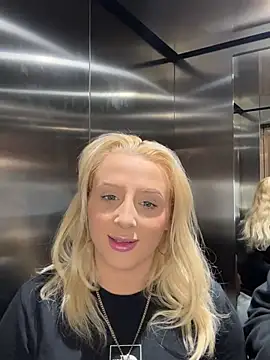 Strongqueen online show from January 10, 9:10 pm