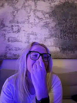 Strongqueen online show from January 18, 12:13 am