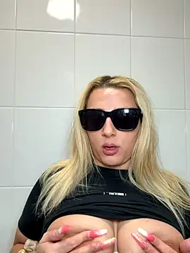 Strongqueen online show from November 20, 7:02 pm