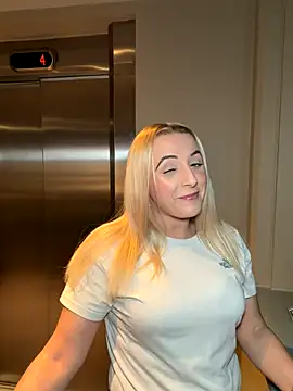 Strongqueen online show from January 7, 9:06 pm