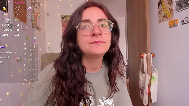 linda giggle online show from October 29, 8:32 pm