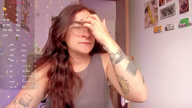 linda giggle online show from November 11, 2:39 pm