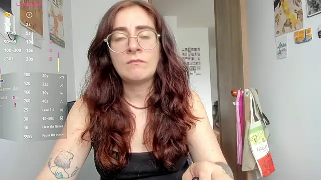 linda giggle online show from March 10, 2:33 pm