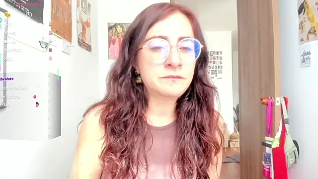 Snapshot of linda_giggle chatting on May 14, 2:35 pm linda giggle online show from May 14, 2:35 pm
