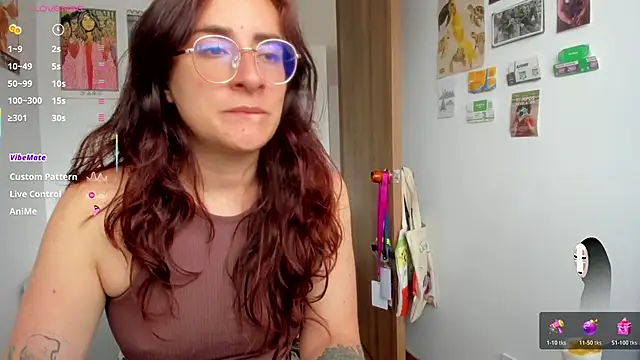 Snapshot of linda_giggle chatting on May 26, 1:51 pm linda giggle online show from May 26, 1:51 pm